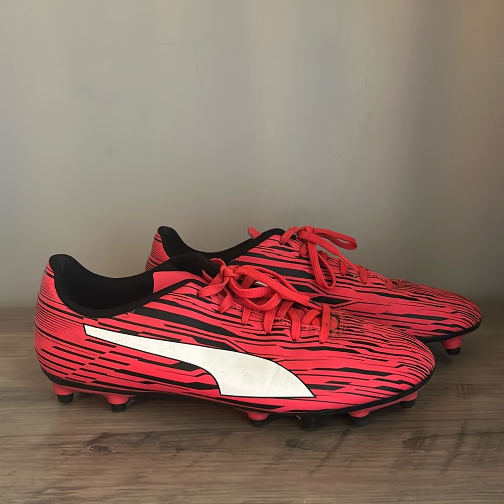 Puma soccer cleats. - Picture 1 of 6